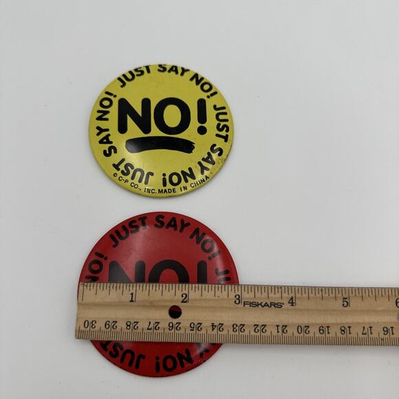 2- Just Say No! Pin Button Vintage Large Red Yellow - Picture 2 of 3